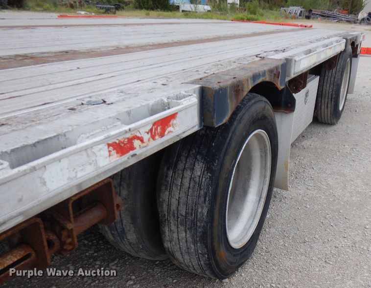 image for item FN9421 2002 Transcraft flatbed trailer