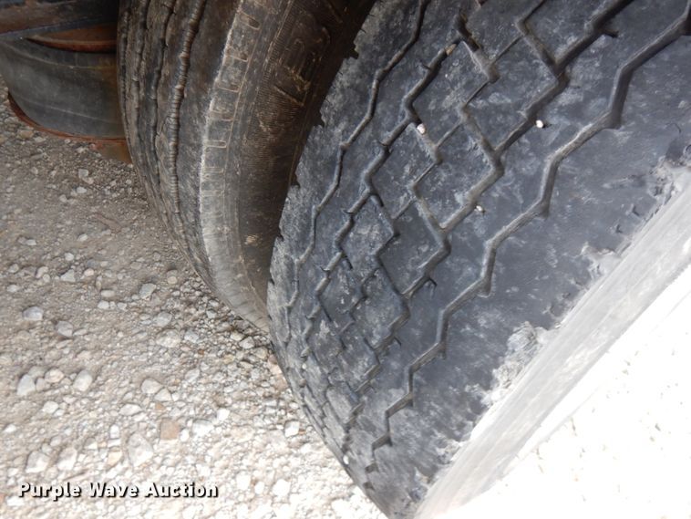 image for item FN9421 2002 Transcraft flatbed trailer