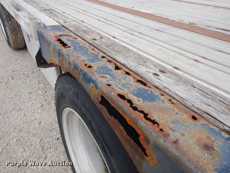 image for item FN9421 2002 Transcraft flatbed trailer
