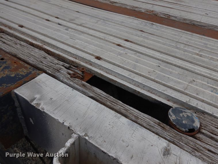 image for item FN9421 2002 Transcraft flatbed trailer