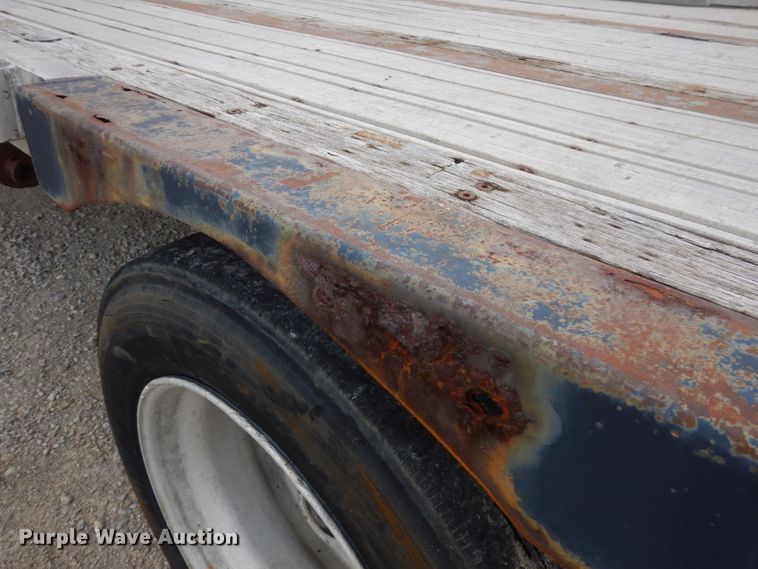 image for item FN9421 2002 Transcraft flatbed trailer