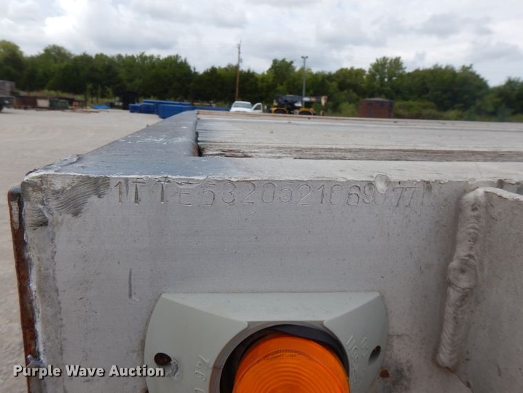 image for item FN9421 2002 Transcraft flatbed trailer