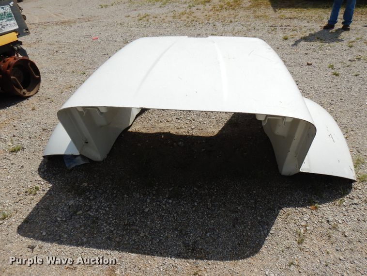 image for item FR9005 Peterbilt semi truck hood