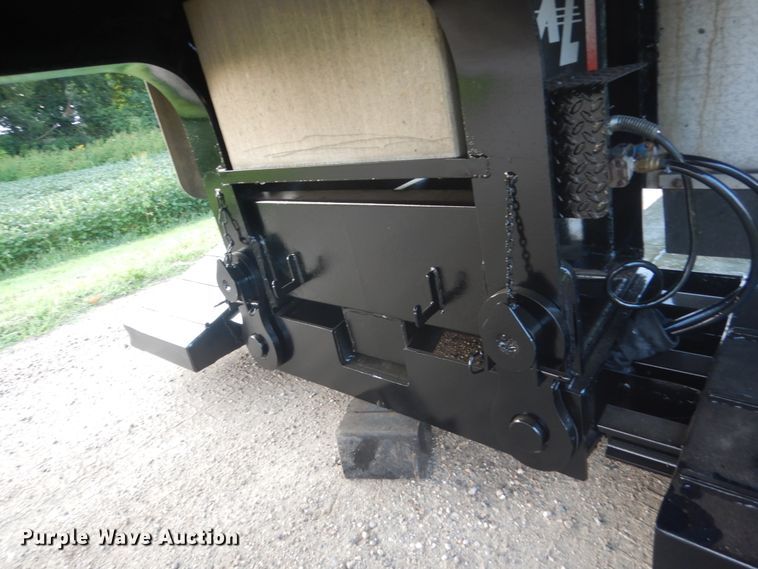 image for item FT9136 2006 Specialized Trailers XL60MFG lowboy equipment trailer