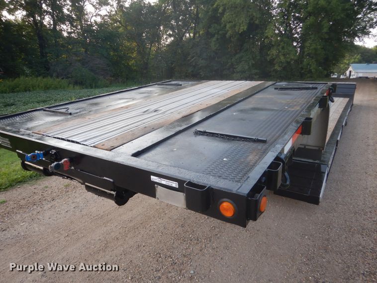 image for item FT9136 2006 Specialized Trailers XL60MFG lowboy equipment trailer