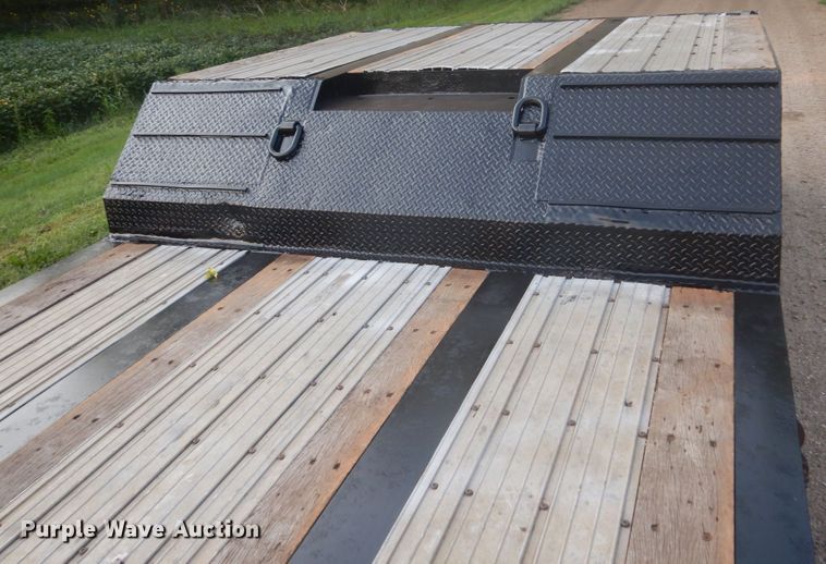 image for item FT9136 2006 Specialized Trailers XL60MFG lowboy equipment trailer