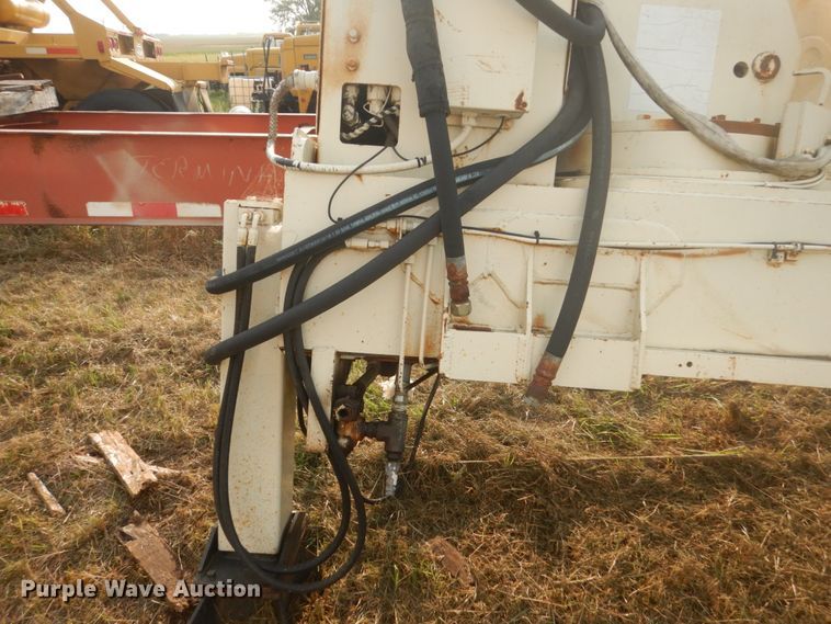 image for item FT9146 National N105 knuckle boom loader