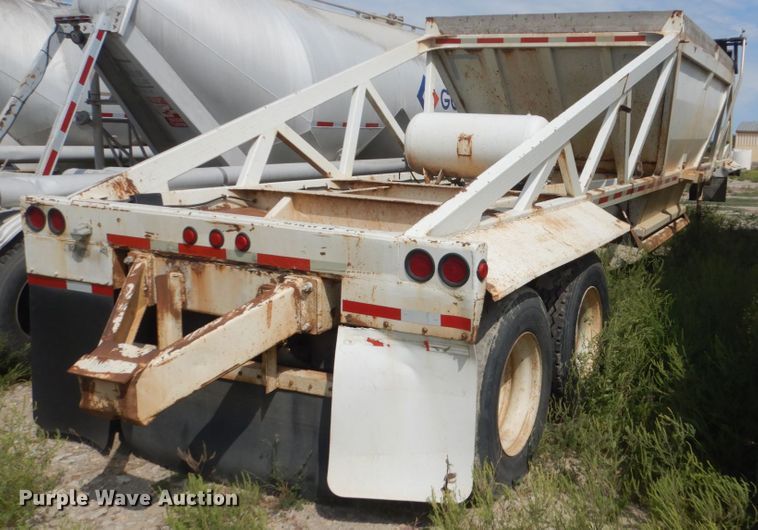 image for item FT9229 1995 Ranch bottom dump trailer