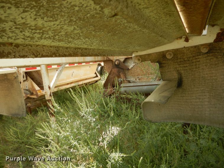 image for item FT9229 1995 Ranch bottom dump trailer