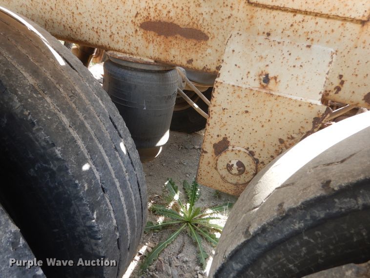 image for item FT9229 1995 Ranch bottom dump trailer