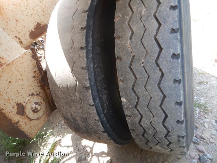 image for item FT9229 1995 Ranch bottom dump trailer