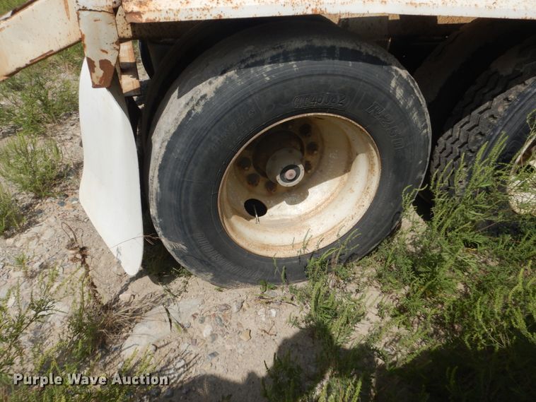 image for item FT9229 1995 Ranch bottom dump trailer