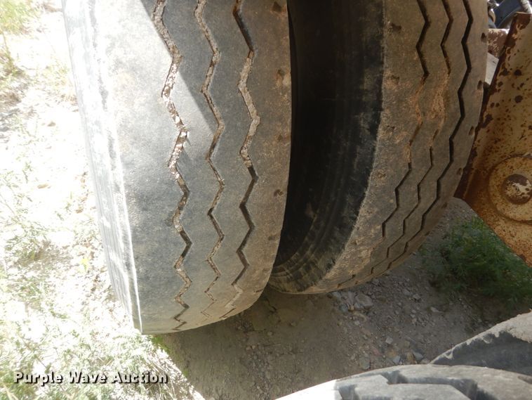 image for item FT9229 1995 Ranch bottom dump trailer