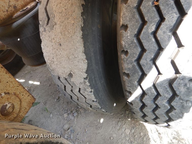 image for item FT9229 1995 Ranch bottom dump trailer