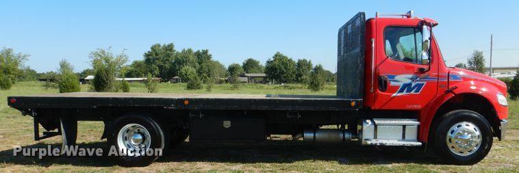 image for item GM9145 2006 Freightliner Business Class M2  flatbed truck