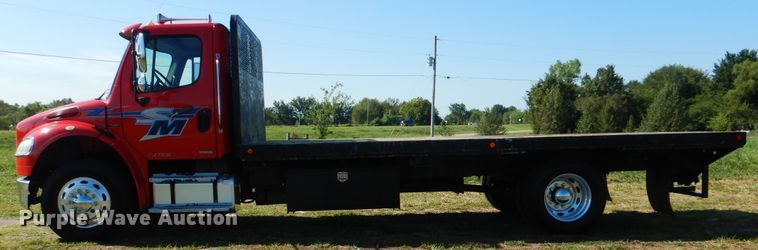 image for item GM9145 2006 Freightliner Business Class M2  flatbed truck