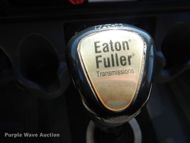 image for item GM9145 2006 Freightliner Business Class M2  flatbed truck