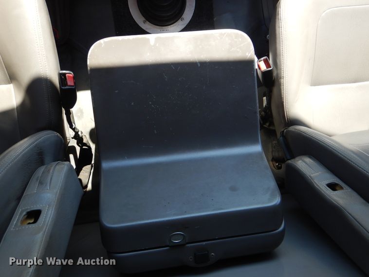 image for item GM9145 2006 Freightliner Business Class M2  flatbed truck