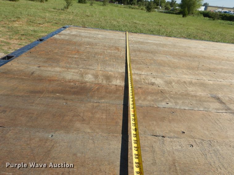 image for item GM9145 2006 Freightliner Business Class M2  flatbed truck