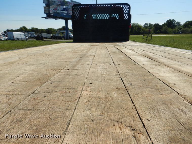 image for item GM9145 2006 Freightliner Business Class M2  flatbed truck