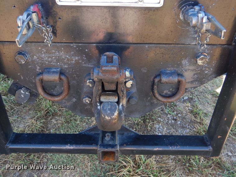 image for item GM9145 2006 Freightliner Business Class M2  flatbed truck