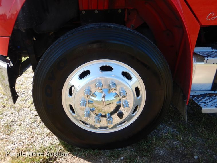 image for item GM9145 2006 Freightliner Business Class M2  flatbed truck