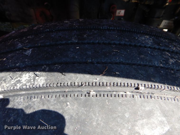 image for item GM9145 2006 Freightliner Business Class M2  flatbed truck