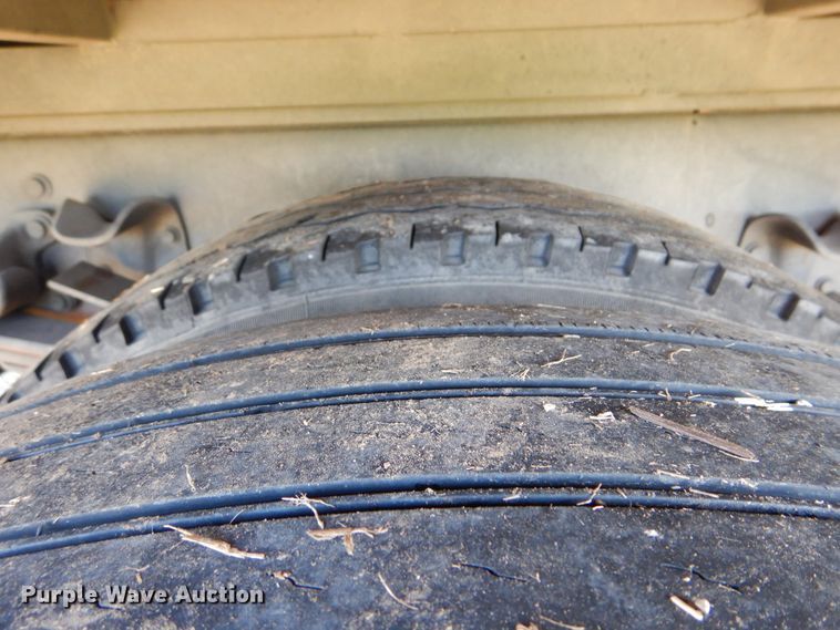 image for item GM9145 2006 Freightliner Business Class M2  flatbed truck