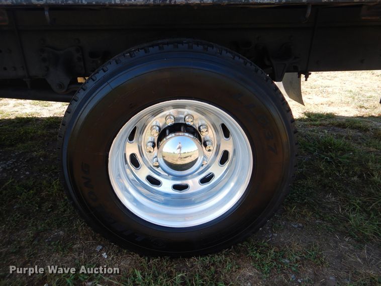 image for item GM9145 2006 Freightliner Business Class M2  flatbed truck