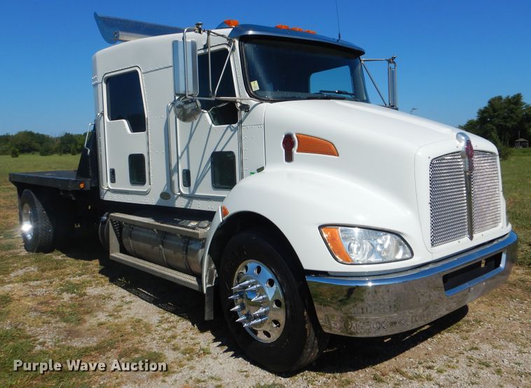 image for item GM9146 2012 Kenworth T370  flatbed truck