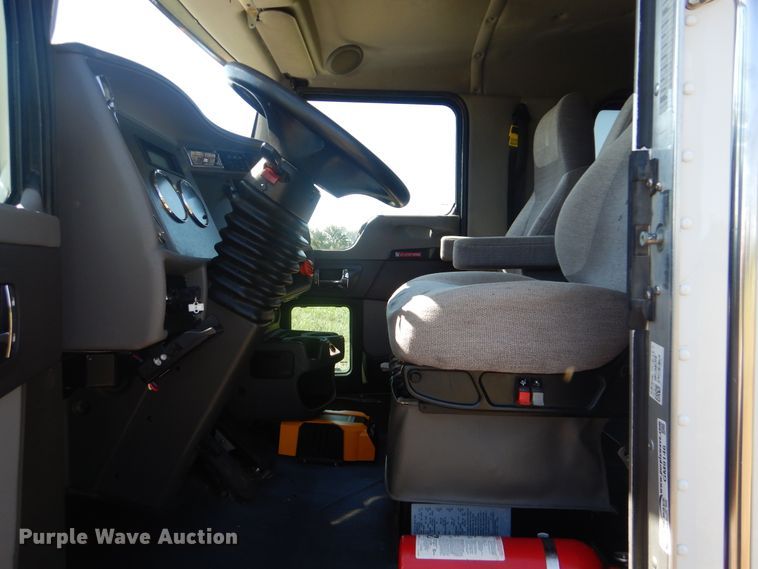 image for item GM9146 2012 Kenworth T370  flatbed truck