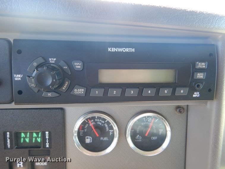 image for item GM9146 2012 Kenworth T370  flatbed truck