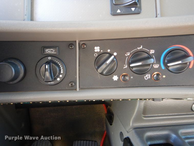 image for item GM9146 2012 Kenworth T370  flatbed truck