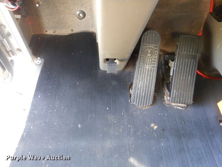 image for item GM9146 2012 Kenworth T370  flatbed truck