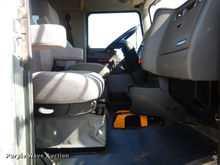 image for item GM9146 2012 Kenworth T370  flatbed truck