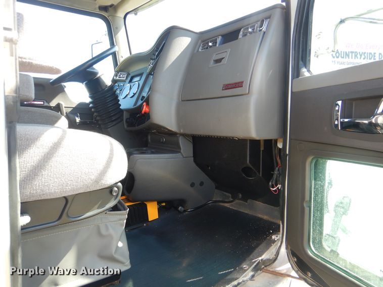 image for item GM9146 2012 Kenworth T370  flatbed truck