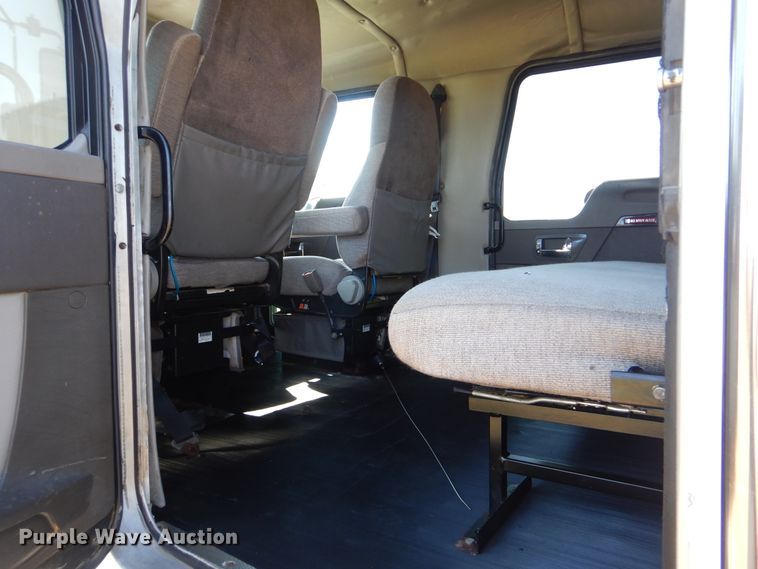 image for item GM9146 2012 Kenworth T370  flatbed truck