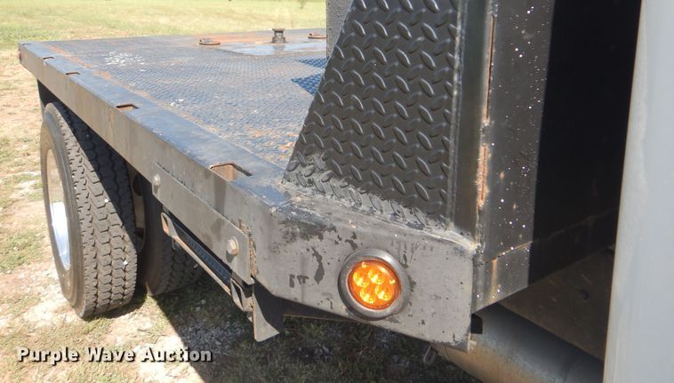 image for item GM9146 2012 Kenworth T370  flatbed truck