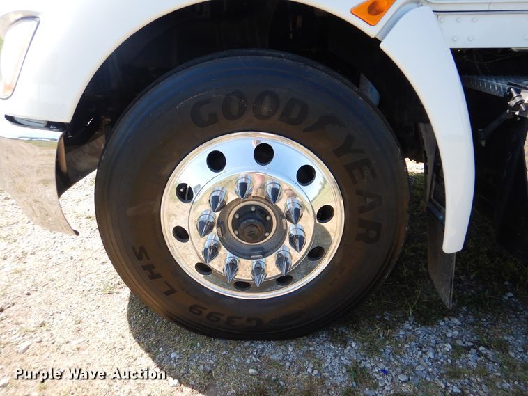 image for item GM9146 2012 Kenworth T370  flatbed truck