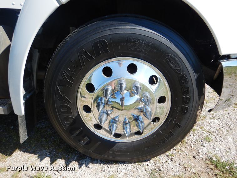 image for item GM9146 2012 Kenworth T370  flatbed truck