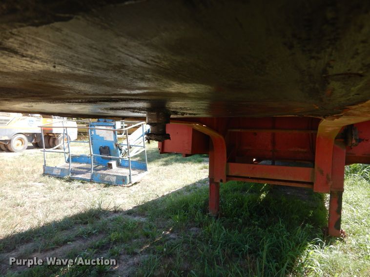 image for item GR9775 1987 Fruehauf drop deck trailer