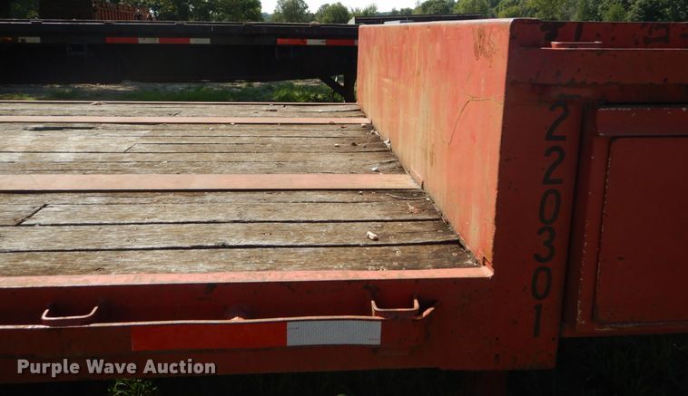 image for item GR9775 1987 Fruehauf drop deck trailer