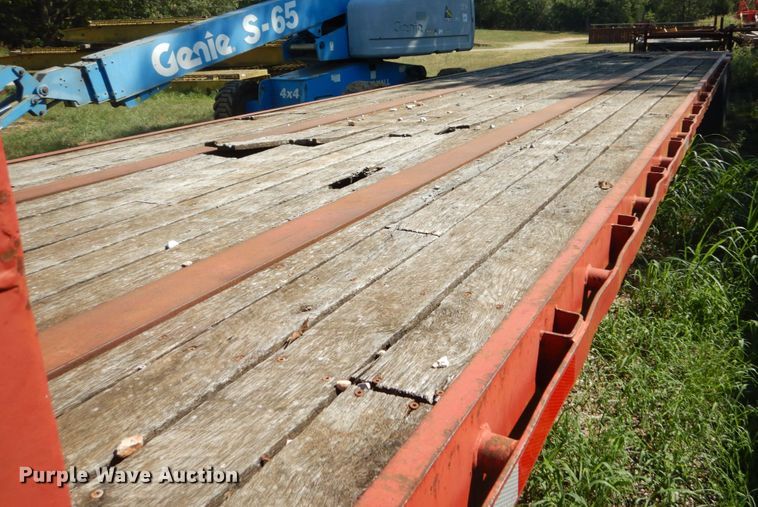 image for item GR9775 1987 Fruehauf drop deck trailer