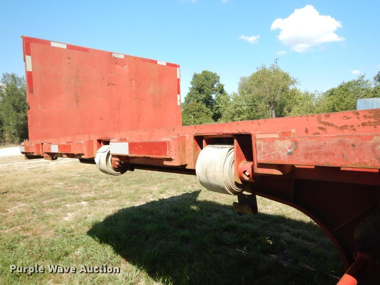 image for item GR9775 1987 Fruehauf drop deck trailer