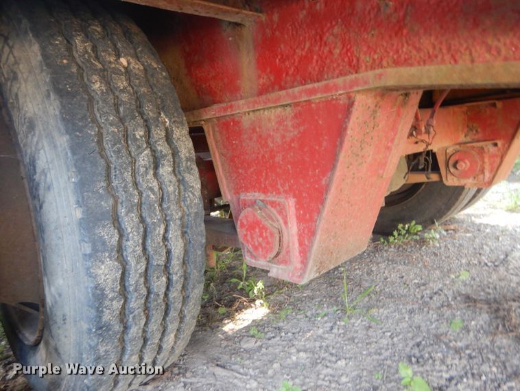 image for item GR9775 1987 Fruehauf drop deck trailer