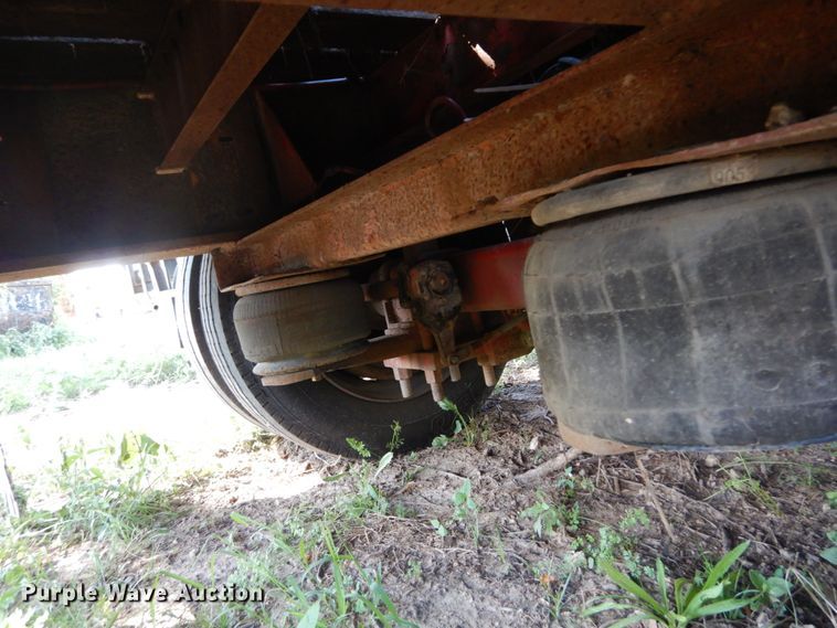 image for item GR9775 1987 Fruehauf drop deck trailer