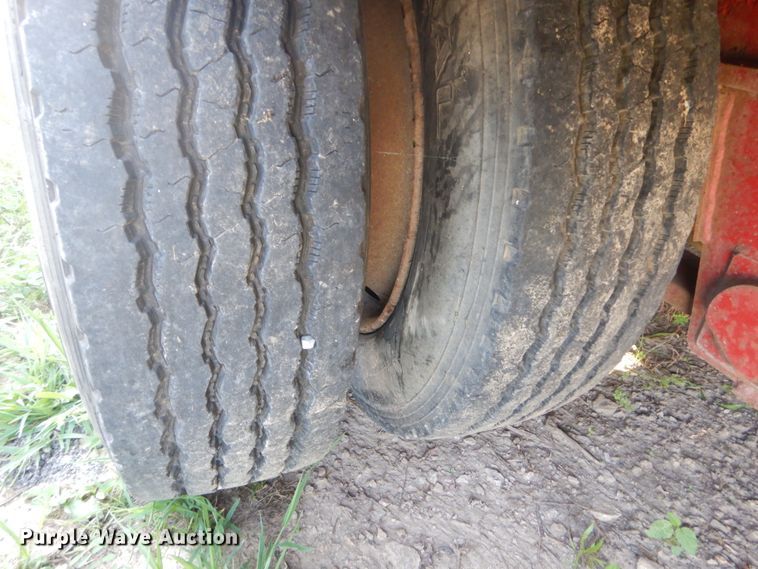 image for item GR9775 1987 Fruehauf drop deck trailer