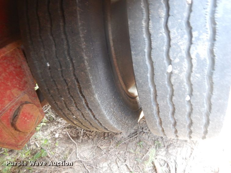 image for item GR9775 1987 Fruehauf drop deck trailer