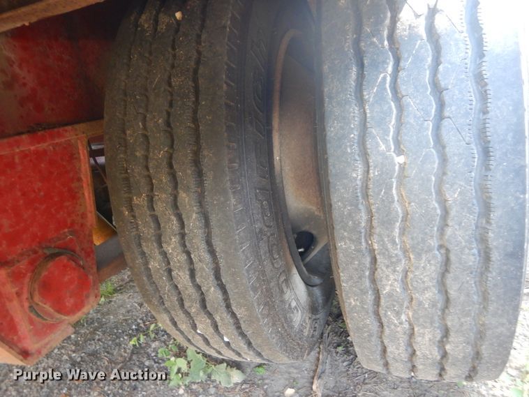 image for item GR9775 1987 Fruehauf drop deck trailer