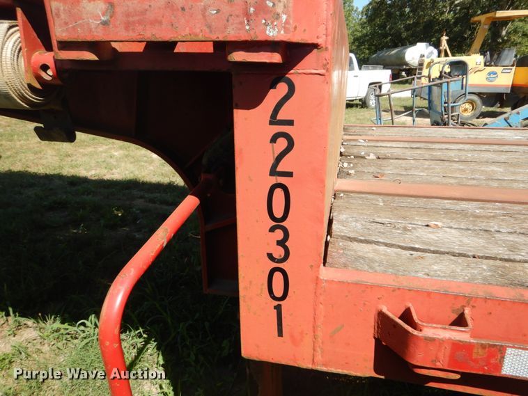 image for item GR9775 1987 Fruehauf drop deck trailer